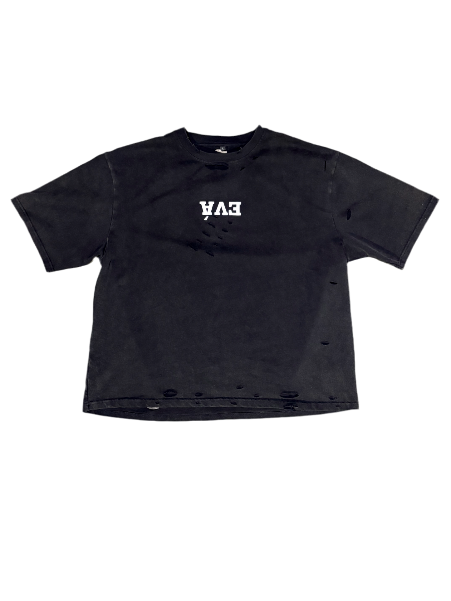 EVÁ Distressed Tee