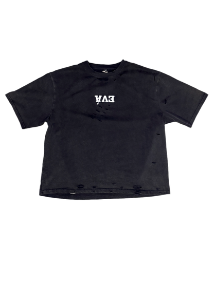 EVÁ Distressed Tee